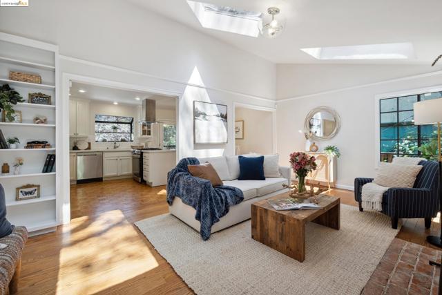 Details for 73 Homeglen Ln, Oakland, CA 94611