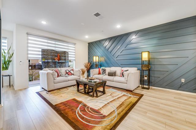 Detail Gallery Image 4 of 34 For 5261 Beachfront Cove St #174,  San Diego,  CA 92154 - 4 Beds | 3/1 Baths