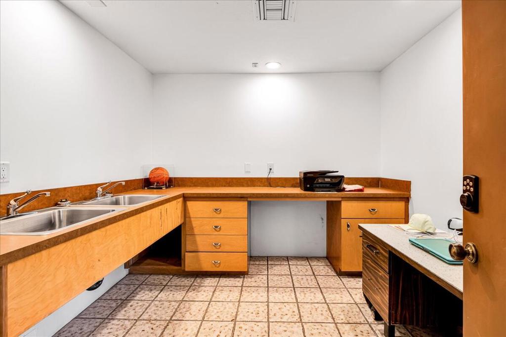 MLS #219137220DA image #44