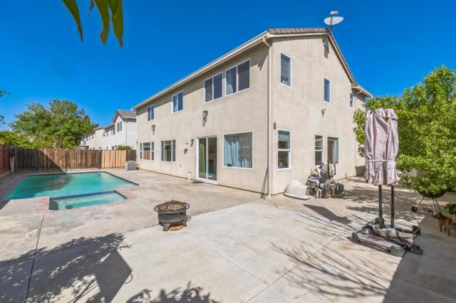 1512 Marigold Drive, Patterson CA: https://media.crmls.org/mediaz/92a8e541-ad20-47a4-b1e9-4d5802cc5826.jpg