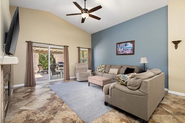 45315 Coldbrook Lane, La Quinta CA: https://media.crmls.org/mediaz/92a99759-211a-457a-9568-736fac533741.jpg