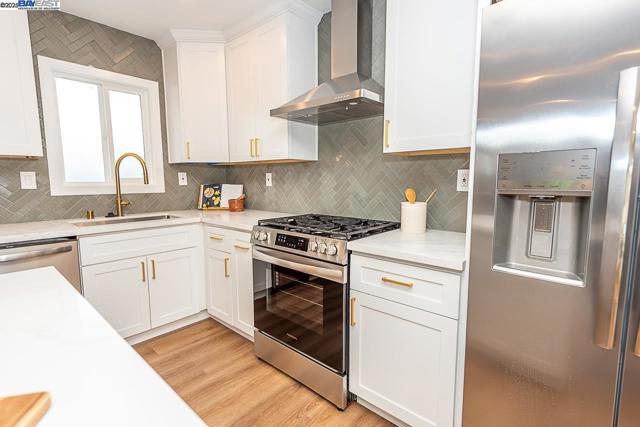 41327 Erma Ave, Fremont CA: https://media.crmls.org/mediaz/92aa931a-3ee5-4dd9-b836-d99801c43613.jpg
