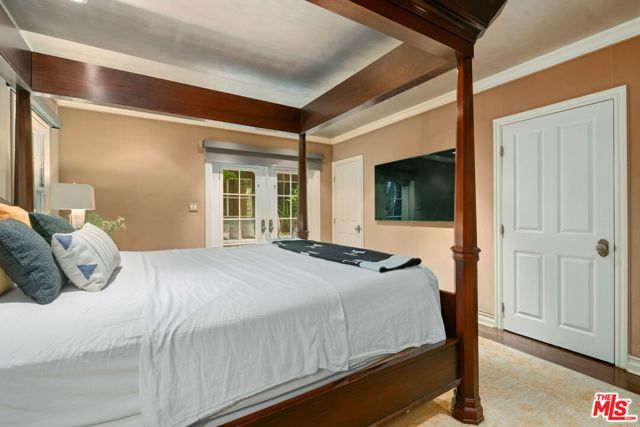 9053 Elevado Street, West Hollywood CA: https://media.crmls.org/mediaz/92ab17b5-77b6-4234-819d-e9432f5903b6.jpg
