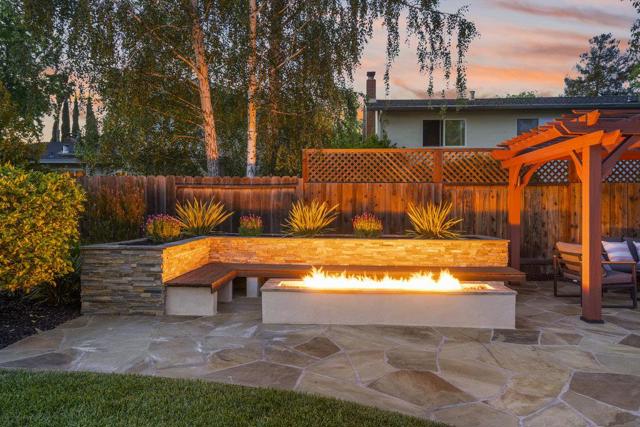 599 Dawn Drive, Sunnyvale CA: https://media.crmls.org/mediaz/92ab5cae-ab9c-42a7-b695-4f4d16610e41.jpg