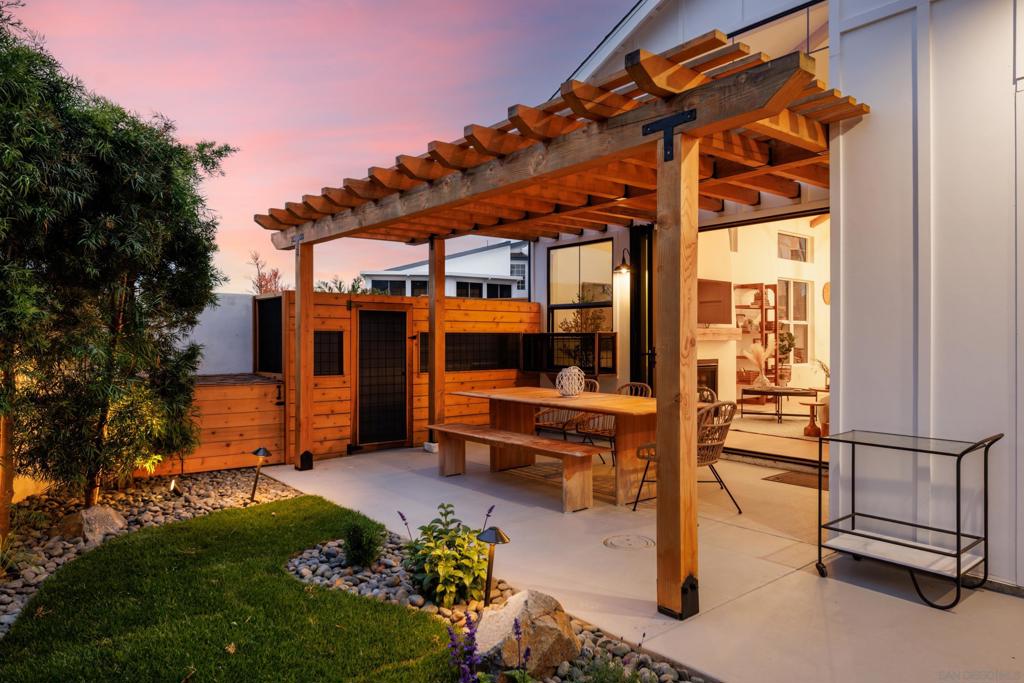 MLS #250027065SD img 31