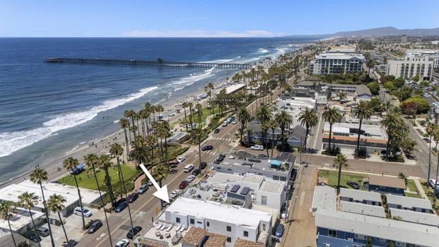 212 S Pacific Street, Oceanside CA: https://media.crmls.org/mediaz/92acc2c2-b4d8-4bac-bc51-2bbafda5636c.jpg
