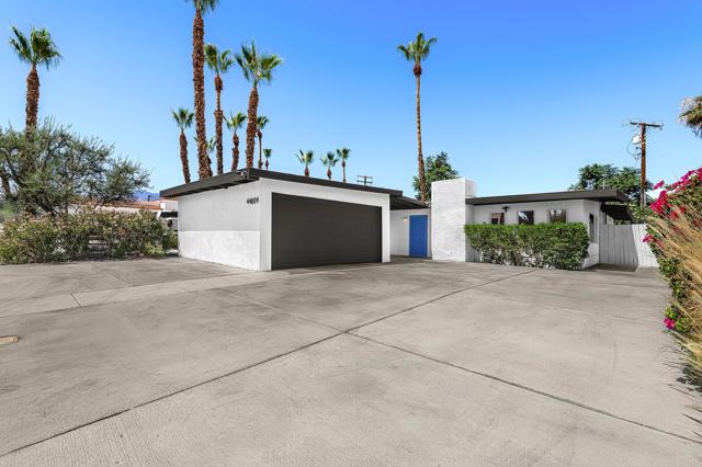 44809 Portola Avenue, Palm Desert CA: https://media.crmls.org/mediaz/92acd17d-7b99-43b0-91fd-681f1cdd9cb3.jpg