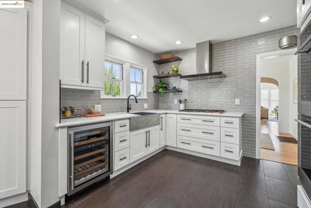 267 Columbia Ave, Kensington CA: https://media.crmls.org/mediaz/92ad6c75-3152-4d5e-9db9-c9870b31b8d7.jpg