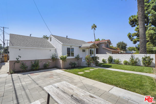 22014 Covello Street, Canoga Park CA: https://media.crmls.org/mediaz/92ae2deb-4e0c-4455-97e4-6869d6069032.jpg