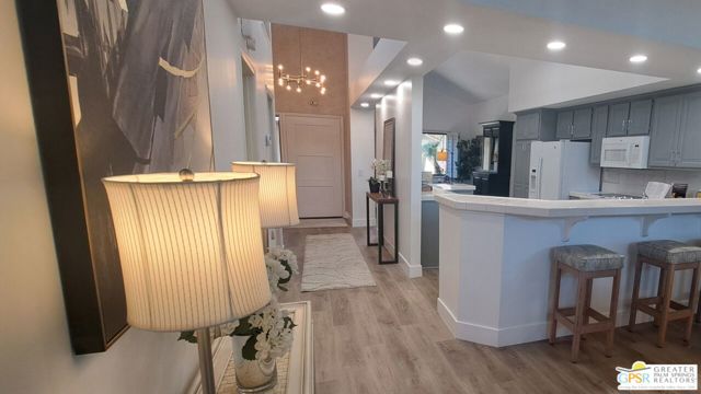 307 Appaloosa Way, Palm Desert CA: https://media.crmls.org/mediaz/92ae30a7-f66b-4dc1-951e-09791bd47755.jpg