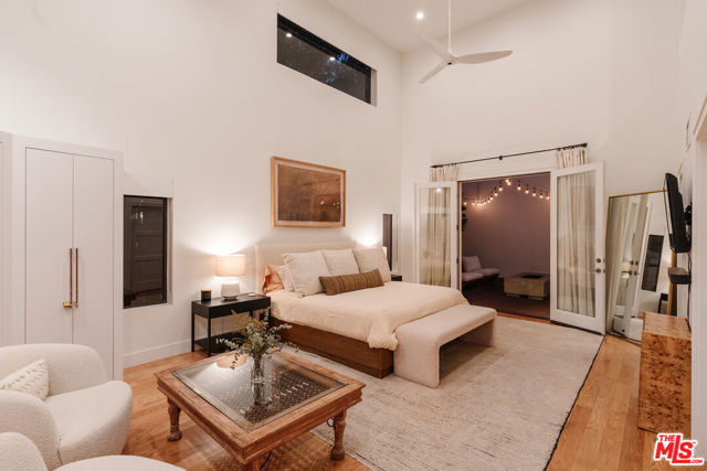 2261 Vasanta Way, Los Angeles CA: https://media.crmls.org/mediaz/92ae909d-3c5d-4173-a6d6-48002ee4cbfc.jpg