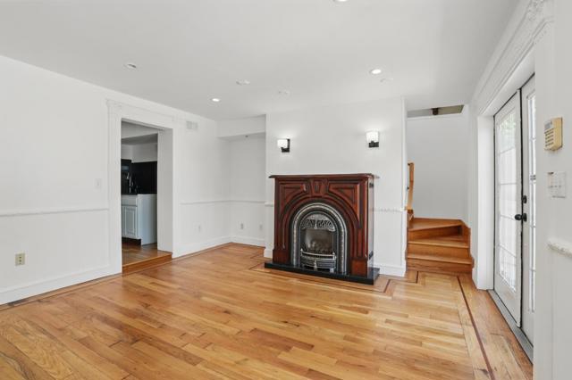 32 Cross Street, San Francisco CA: https://media.crmls.org/mediaz/92aee7f3-4fde-41d8-9737-beb16c2c37ca.jpg