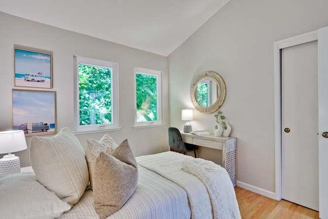 269 Bush Street, Mountain View CA: https://media.crmls.org/mediaz/92af7966-0ed9-4af5-80e6-0b0c8f1140d3.jpg