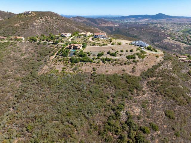 17928 El Brazo, Rancho Santa Fe CA: https://media.crmls.org/mediaz/92b04498-49f5-491c-9a69-add575ff4c04.jpg