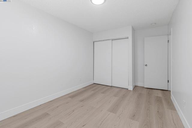 1290 Canterbury, Hercules CA: https://media.crmls.org/mediaz/92b0c42a-f730-473a-8110-610096aad93b.jpg