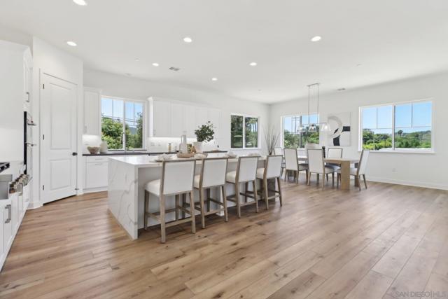 2745 Alexander Dr, Escondido CA: https://media.crmls.org/mediaz/92b0db77-a1ca-4572-a24b-dd1ac6bdd99d.jpg