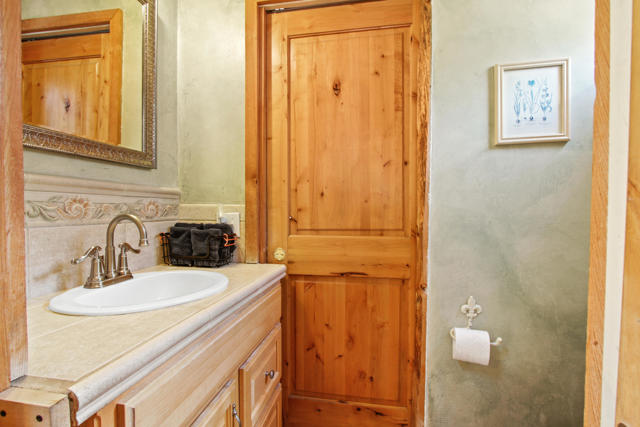 43630 Rainbow Lane, Angelus Oaks CA: https://media.crmls.org/mediaz/92b167f2-d6b2-4903-8585-7cd66c15bbbb.jpg