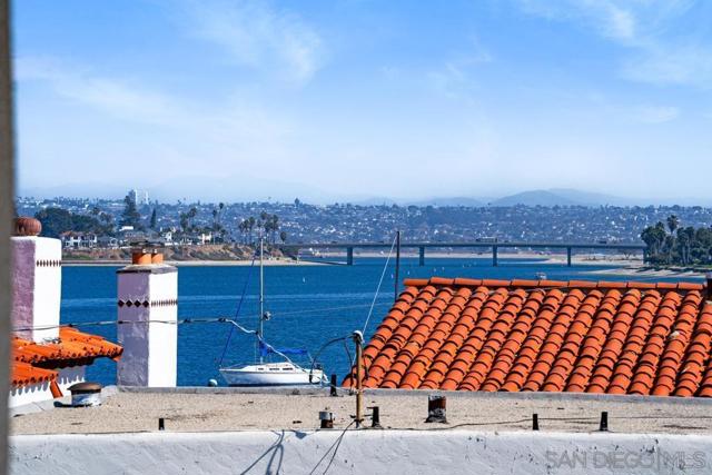 814 Kingston Ct, San Diego CA: https://media.crmls.org/mediaz/92b21505-f07c-491b-9bf6-b81f3539691b.jpg