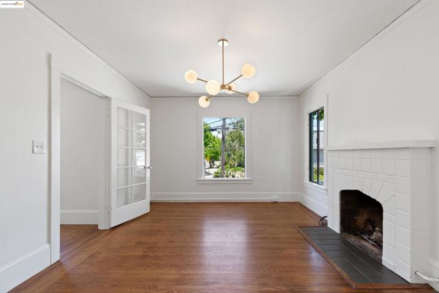 1539 E 38Th St, Oakland CA: https://media.crmls.org/mediaz/92b2deec-9419-4402-99e3-cca73af5e5ac.jpg