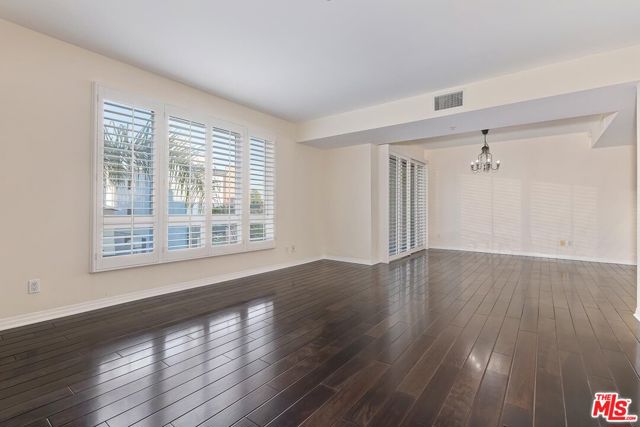 1257 Brockton Avenue, Los Angeles CA: https://media.crmls.org/mediaz/92b330b5-ec56-4fe1-8c94-4a51e40b63c5.jpg