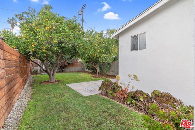 6713 Saint Clair Avenue, North Hollywood CA: https://media.crmls.org/mediaz/92b3ab84-f0a5-4dea-bd65-155b2597b1c1.jpg