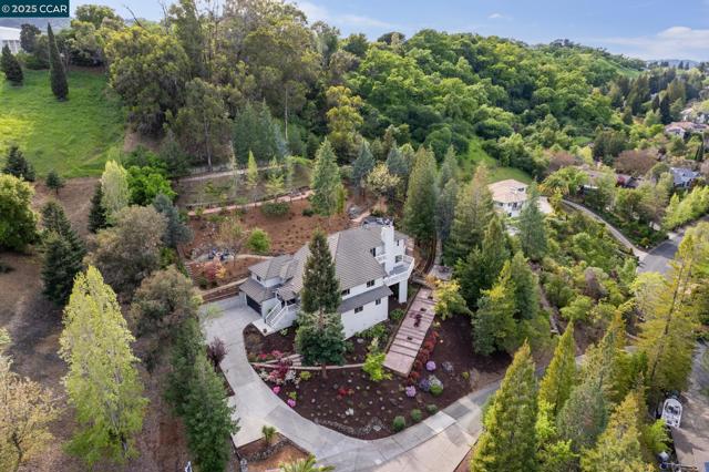 1019 Silverhill Drive, Lafayette CA: https://media.crmls.org/mediaz/92b3b81a-130a-4826-8f04-ad70b7aa9ee5.jpg