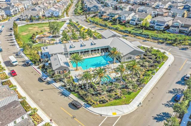 7018 Stags Leap Ln, Dublin CA: https://media.crmls.org/mediaz/92b44726-3de5-4ba1-9d32-5f3cd4652890.jpg