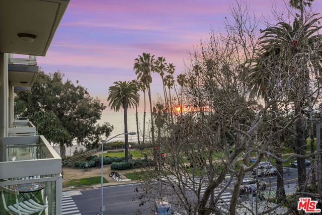 801 Ocean Avenue, Santa Monica CA: https://media.crmls.org/mediaz/92b52015-cb65-4bb2-a03e-797699a70f36.jpg