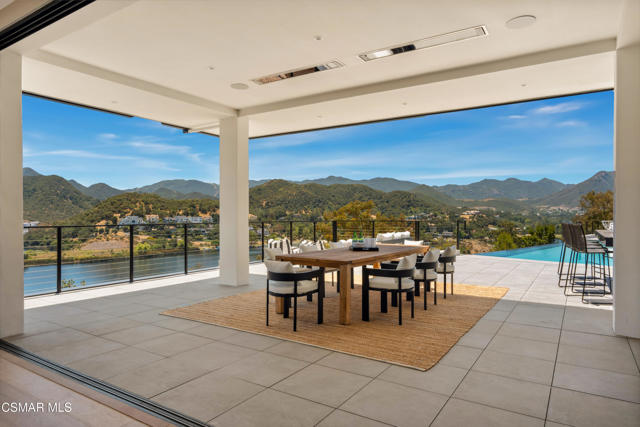 461 Lake Sherwood Drive, Lake Sherwood CA: https://media.crmls.org/mediaz/92b55dac-ddf8-401e-bb8f-da099f8a085b.jpg