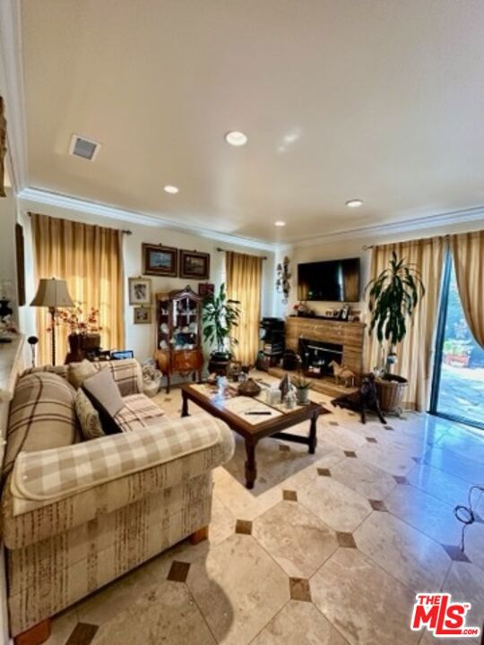Image 9 of 47 For 471 Lorenzo Drive