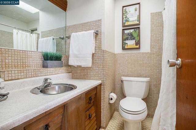 159 Ney Street, San Francisco CA: https://media.crmls.org/mediaz/92b728ce-139e-40ce-99e0-28f250a365ce.jpg