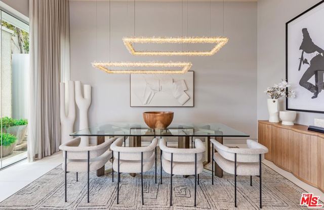 9150 Oriole Way, Los Angeles CA: https://media.crmls.org/mediaz/92b7d161-9b4f-4af0-9218-325b0ec179a0.jpg