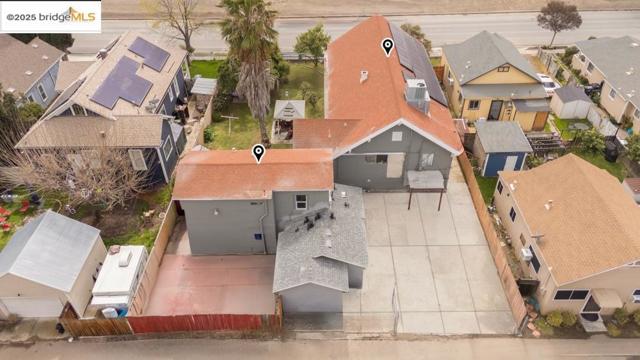 127 E 6th, Tracy CA: https://media.crmls.org/mediaz/92b89736-61f0-4efa-8a68-49db1a49e281.jpg