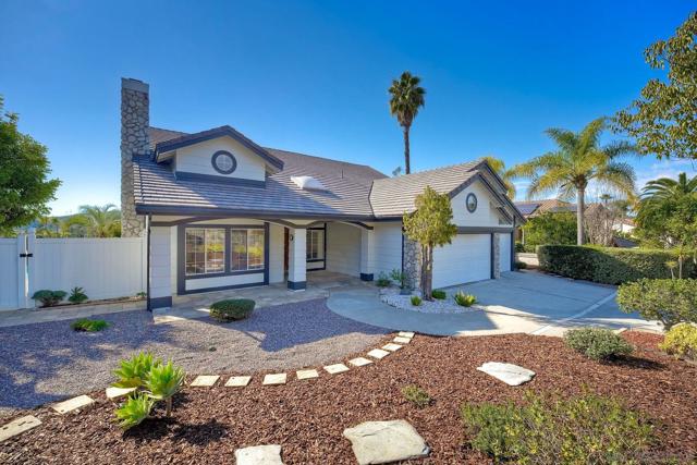 2785 Canyon Oak Pl, Escondido CA: https://media.crmls.org/mediaz/92b9497d-6edc-424b-a7fb-af6e8cdf8847.jpg