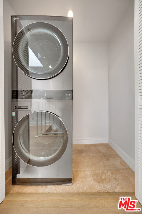 2449 Oswego Street, Pasadena CA: https://media.crmls.org/mediaz/92b95420-4e14-43bf-95ff-09ad1f32fe2f.jpg