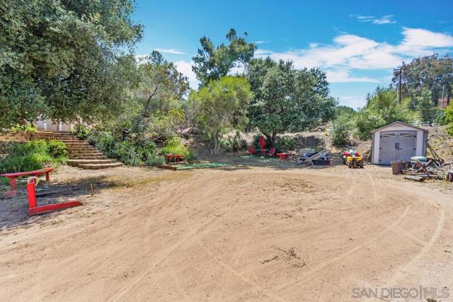 3176 Via Viejas, Alpine CA: https://media.crmls.org/mediaz/92b9ec20-77d1-4823-9440-ae29427c4523.jpg