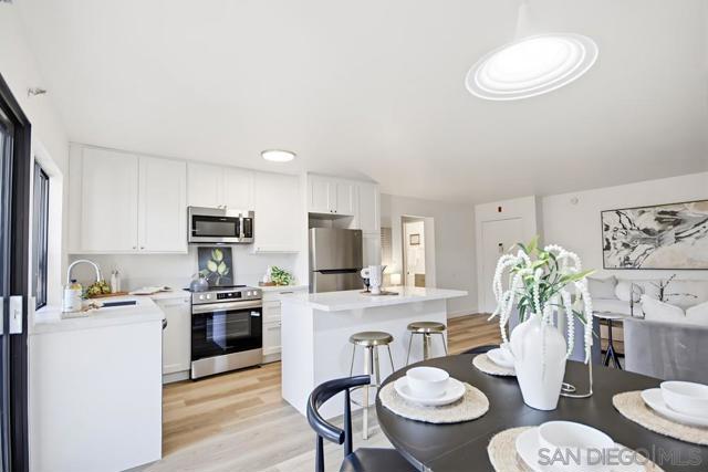 7858 Cowles Mountain Ct, San Diego CA: https://media.crmls.org/mediaz/92ba3086-2046-4e1b-a197-1f55e24d415e.jpg