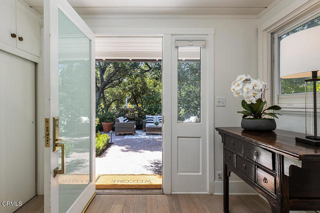 782 S Arroyo Boulevard, Pasadena CA: https://media.crmls.org/mediaz/92ba3475-b5a1-47fb-8a5e-215e579bbc9d.jpg