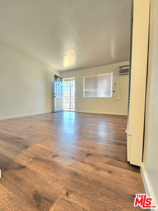 165 N Hamilton Avenue, Hemet CA: https://media.crmls.org/mediaz/92bac893-04c0-4efa-b56f-e0315364525c.jpg