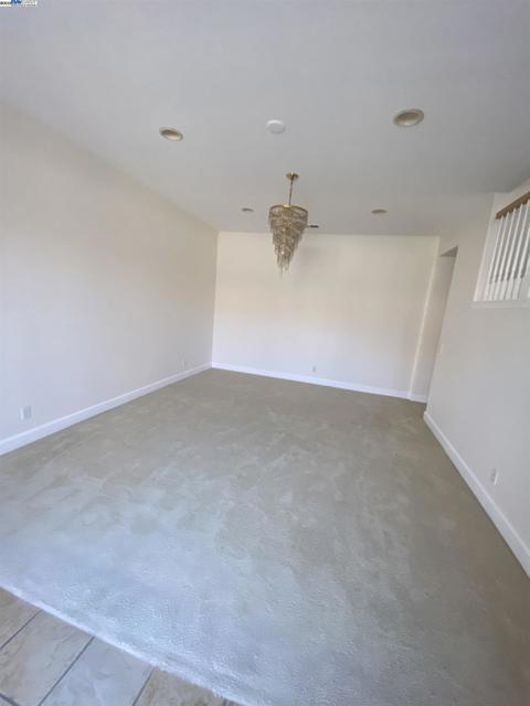 2732 Breaker Ln, Hayward CA: https://media.crmls.org/mediaz/92baf590-264c-4171-9b5a-bf33efa6d055.jpg