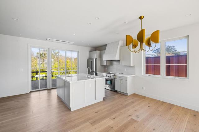 577 Creekside Court, Half Moon Bay CA: https://media.crmls.org/mediaz/92baf885-3bb0-4f50-8c40-c9edb8f3a2d4.jpg