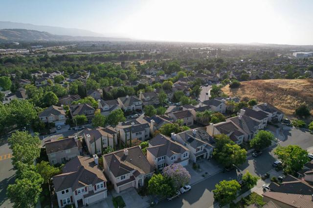 6751 Positano Lane, San Jose CA: https://media.crmls.org/mediaz/92bb0775-7684-4a27-8e1a-4772d41ed5dc.jpg