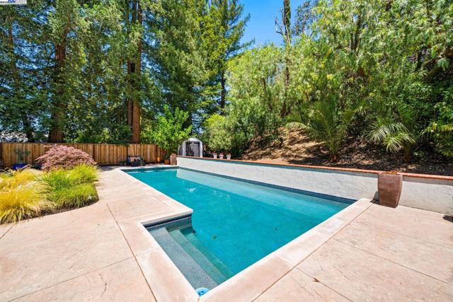 868 Madeira Dr, Pleasanton CA: https://media.crmls.org/mediaz/92bb1a26-a819-4198-a097-363570ee4ab6.jpg