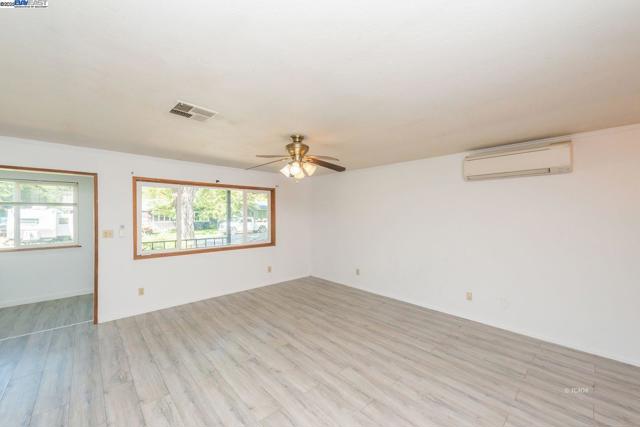 395 Masonic Ln, Weaverville CA: https://media.crmls.org/mediaz/92bb258d-273a-4983-9f97-5abf66935693.jpg
