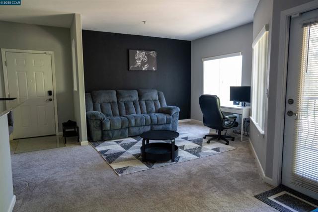 4200 E Commerce Way, Sacramento CA: https://media.crmls.org/mediaz/92bbe6c8-cadd-4ef9-ba62-06a016e70290.jpg