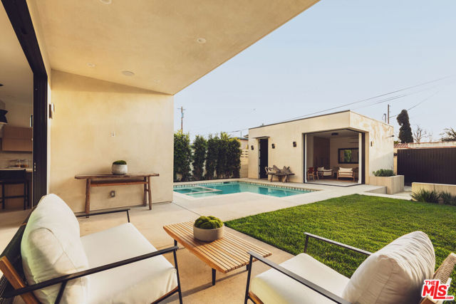 2115 Walnut Avenue photo 8