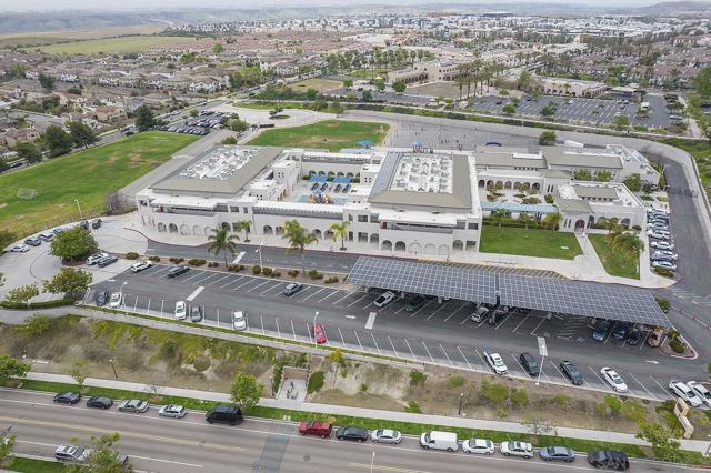 1670 Grasshopper Ln, Chula Vista CA: https://media.crmls.org/mediaz/92bc2dfc-2f27-43c1-8e1e-eea4813d6afe.jpg