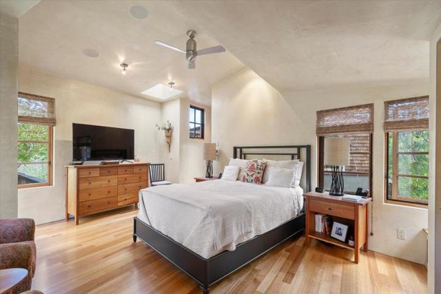 705 University Avenue, Los Altos CA: https://media.crmls.org/mediaz/92bce97e-b181-48c0-937f-89f0008eab66.jpg