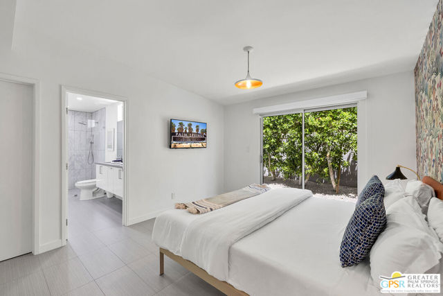 587 N Calle Marcus, Palm Springs CA: https://media.crmls.org/mediaz/92bcf4cf-ead4-4ae3-b917-14c2b14e2998.jpg
