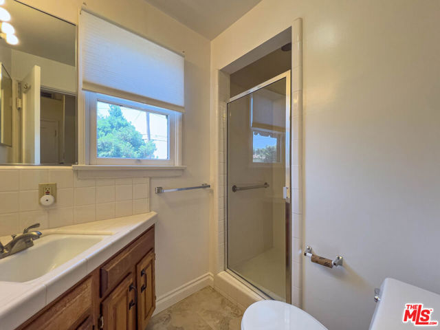 1119 Geneva Street, Glendale CA: https://media.crmls.org/mediaz/92bd3521-50fd-420c-82cc-22ff33aa1dcd.jpg